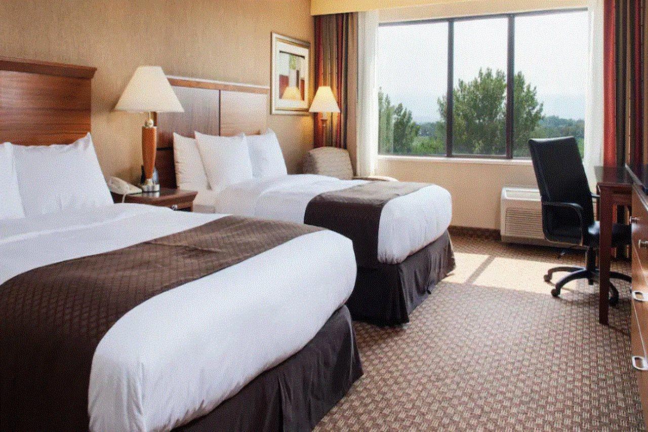 Отель Doubletree By Hilton Гранд Джанкшен Экстерьер фото