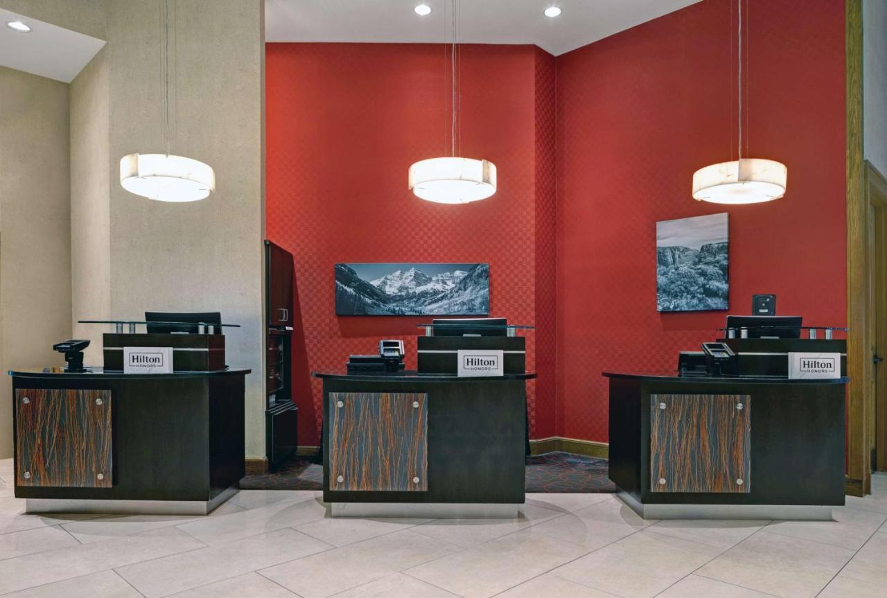 Отель Doubletree By Hilton Гранд Джанкшен Экстерьер фото