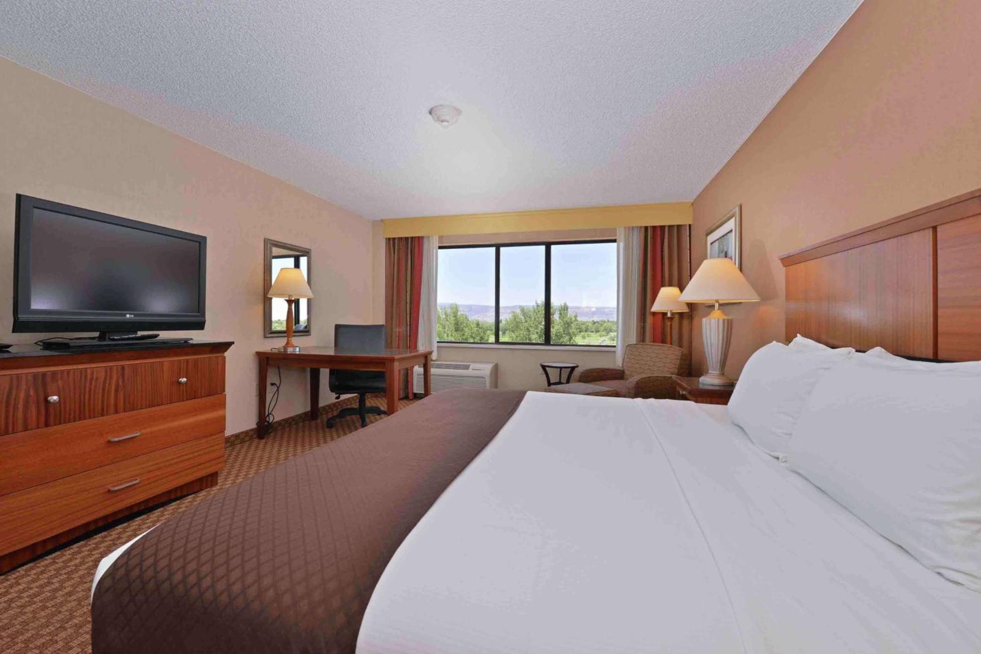 Отель Doubletree By Hilton Гранд Джанкшен Экстерьер фото