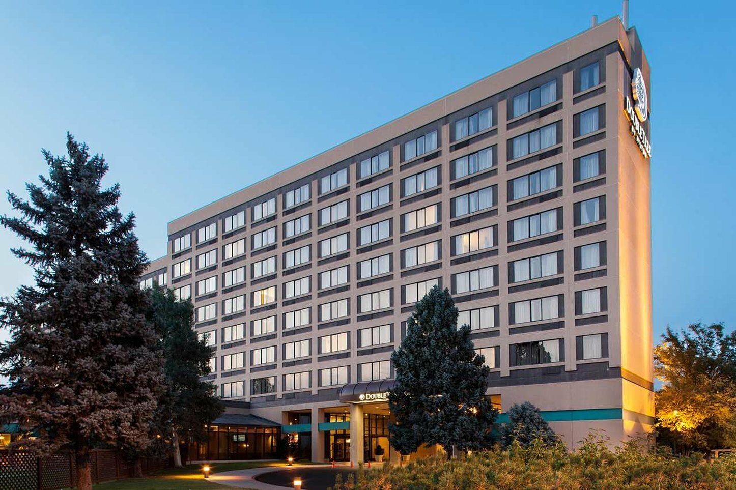 Отель Doubletree By Hilton Гранд Джанкшен Экстерьер фото